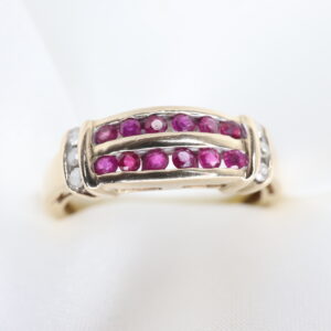 Złoty Pierścionek 9K (p.375) z Rubinami i Diamencikami, r. 12