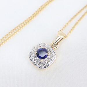 Złoty Naszyjnik 9K (p.375) z Szafirem i Diamencikiem, 45 cm