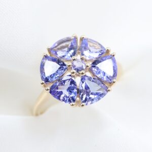 Złoty Pierścionek 9K (p.375) z Tanzanitami, r. 19,5