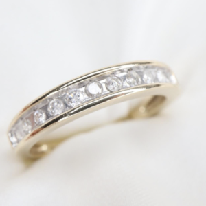 Złoty Pierścionek Eternity 9K (p.375) z Diamentami, r. 15,5