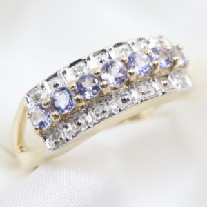 Złoty Pierścionek Eternity 9K z Tanzanitami i Diamencikami, r. 18