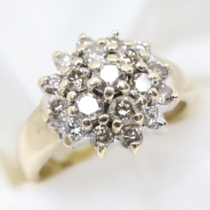 Złoty Pierścionek 9K (375) z Diamentami Szampańskimi - 0.75 K, r. 14