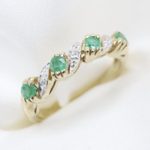 Złoty Pierścionek 9K (375) ze Szmaragdami i Diamencikami, r. 11,5