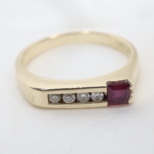 Złoty Pierścionek/Sygnet 14K (585) z Rubinem i Diamentami, r. 10,5