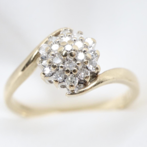 Złoty Pierścionek 9K (375) z Diamentami (0.15ct), r. 13,5