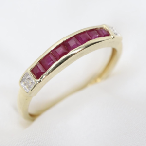 Złoty Pierścionek/Obrączka 14K (585) z Rubinami i Diamencikami, r. 18