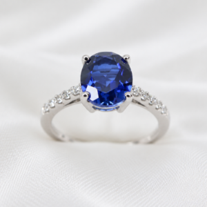 Pierścionek Białe Złoto 9K (375) z Szafirem i Diamentami, r. 11,5